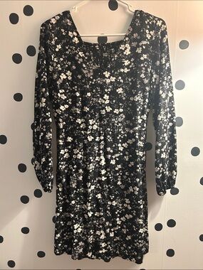 Old Navy Black Floral 🥀 Long Sleeve Dress